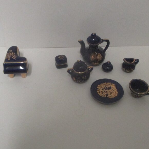 Vintage Miniature Dollhouse Cobalt 7-Pc Porcelain Dinnerware Set plus Piano - Picture 2 of 8
